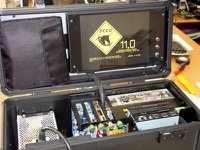 Montage mécanique et câblage de valise industrielle comprenant l’assemblage de carte électronique PC et d'écran afficheur